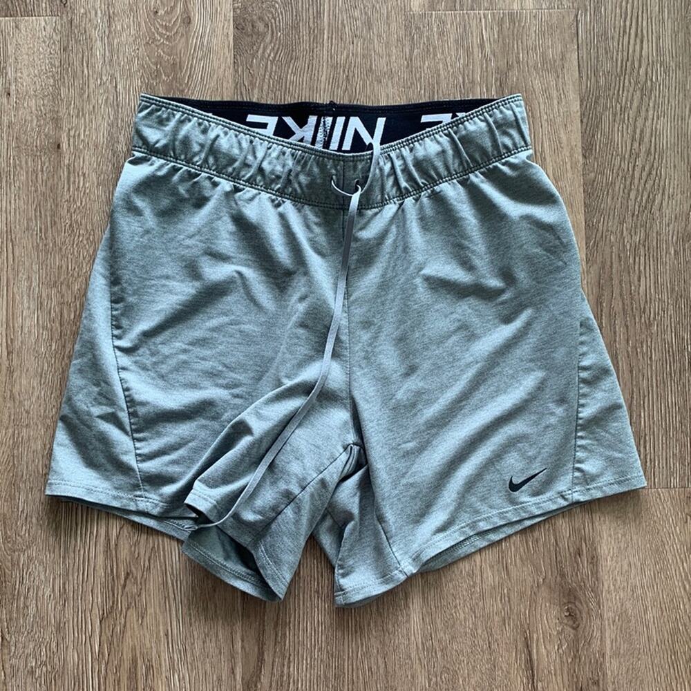 Nike Dri Fit Training Shorts Grey Size XS High Rise